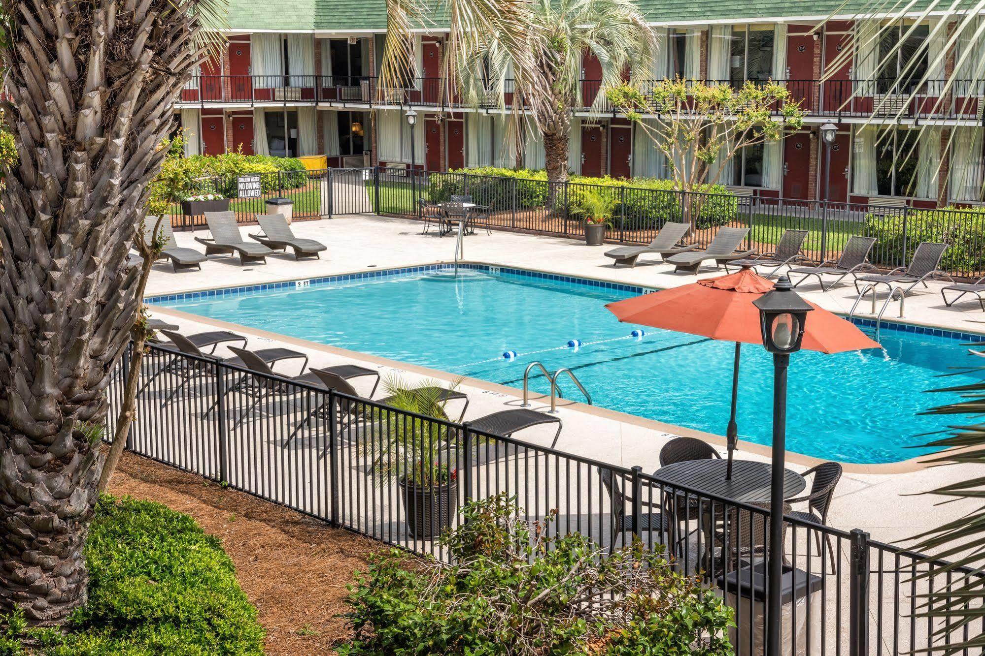 North Charleston Inn Exterior photo